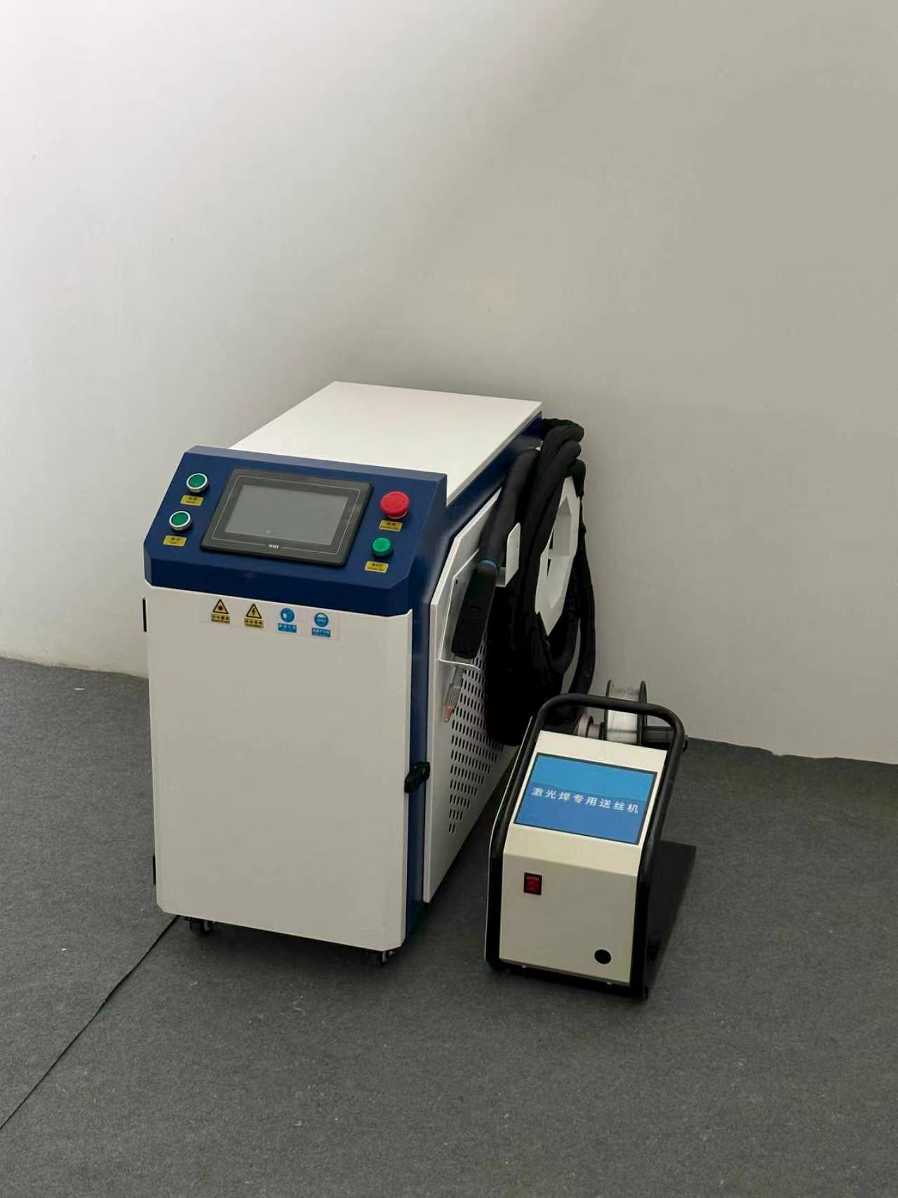 New Type Waater Cooled Handhel - đánh giá và giá Handheld Laser Welding Machine