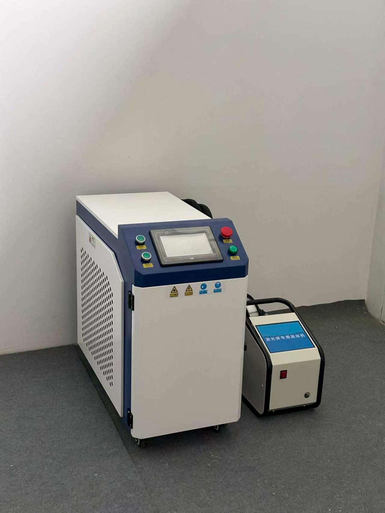 New Type Waater Cooled Handhel - đánh giá và giá Handheld Laser Welding Machine